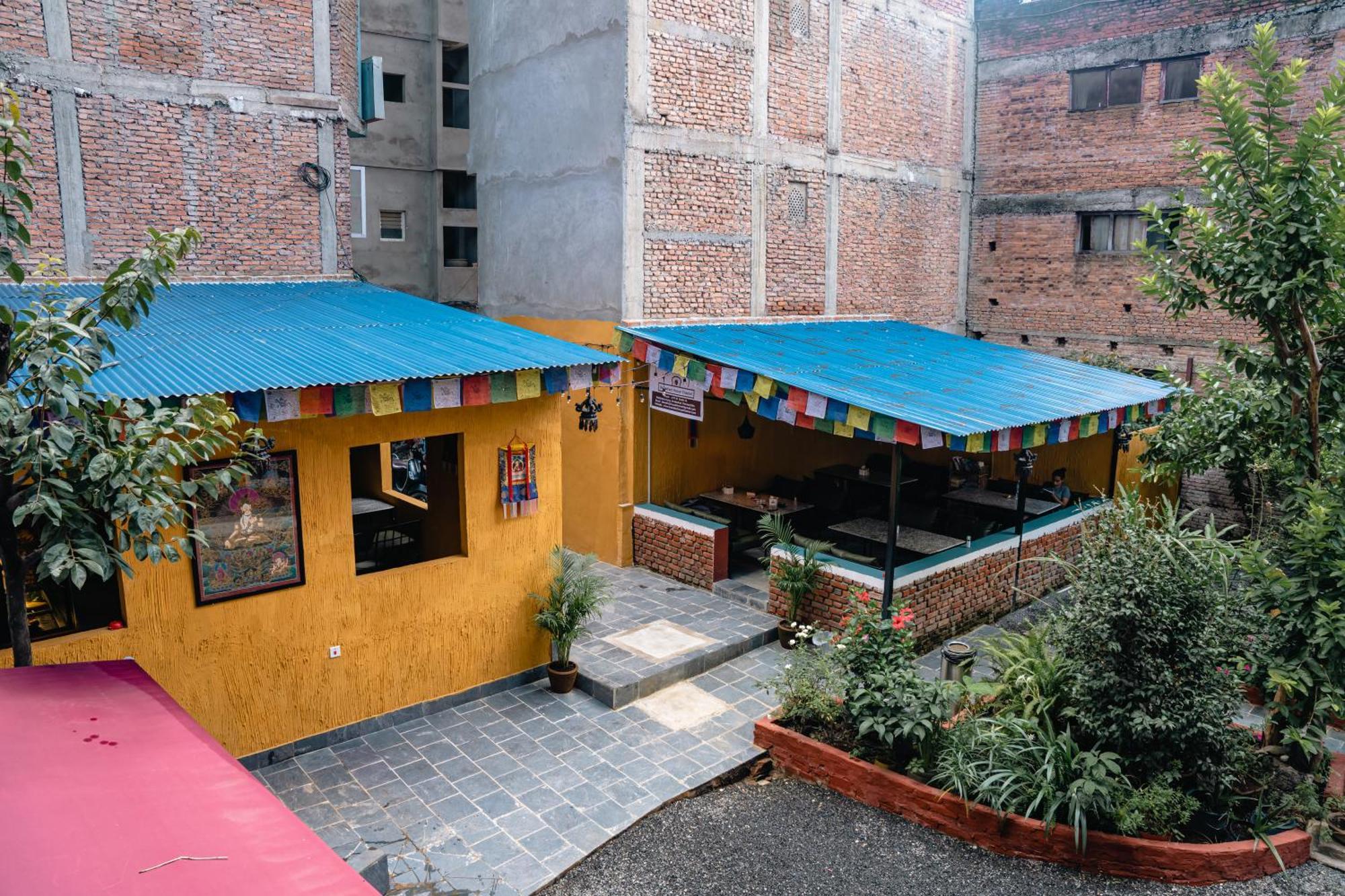 Kwabahal Boutique Hostel Катманду Экстерьер фото
