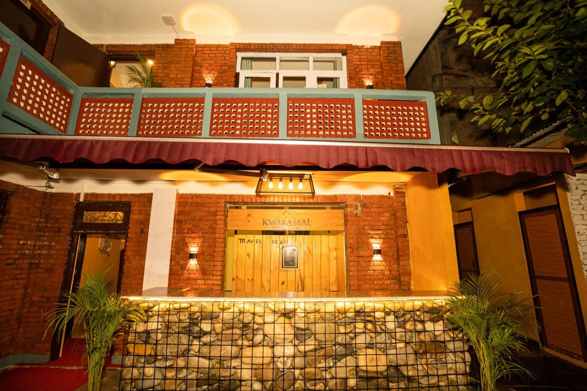 Kwabahal Boutique Hostel Катманду Экстерьер фото